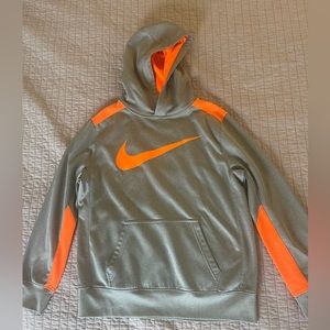 Nike Dri-Fit Therma Boy’s Gray and Orange Pullover Hoodie Sweatshirt Size XL
